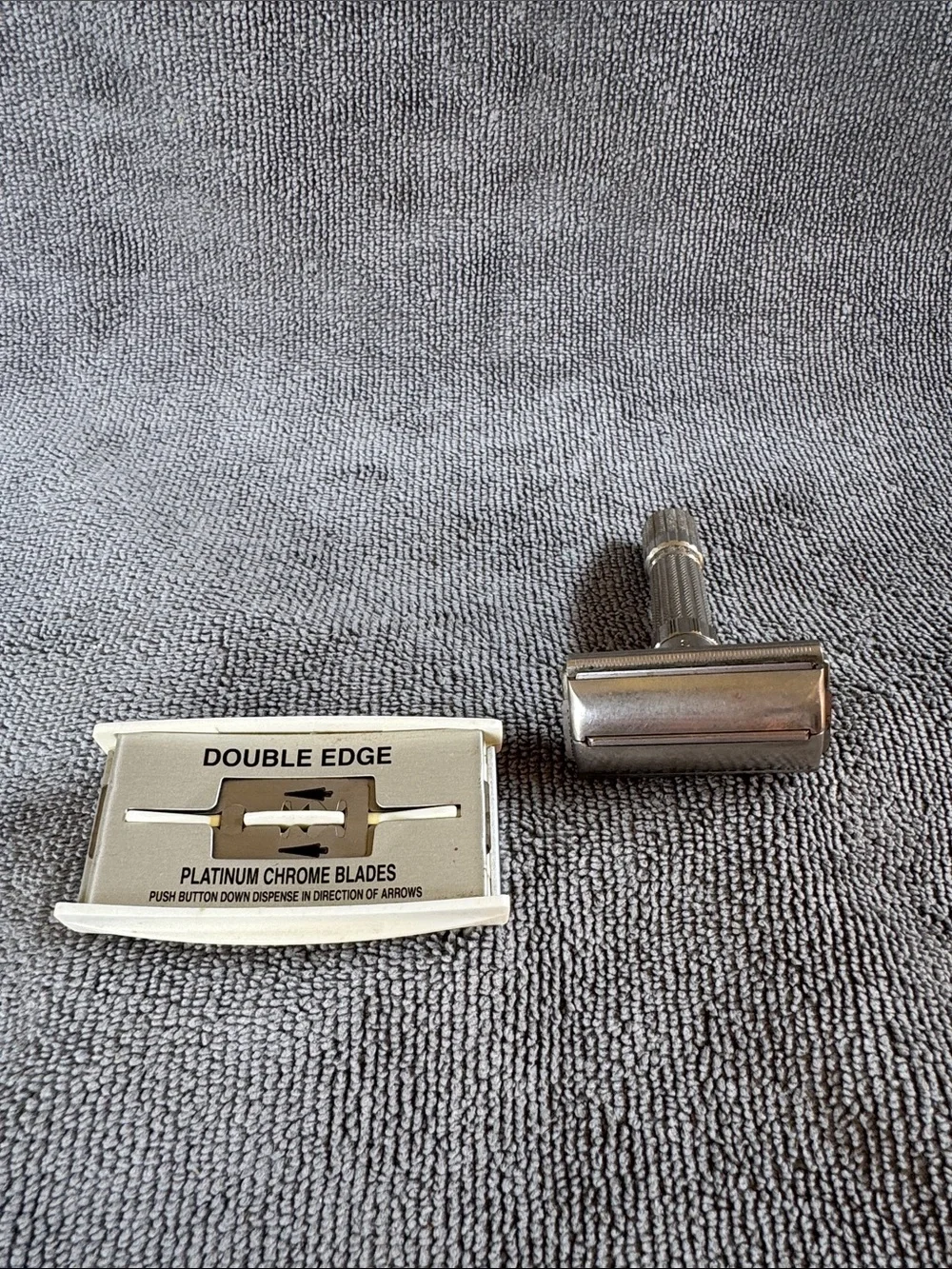 Vintage Gillette Slim Double Edge Adjustable Safety Razor and Blades